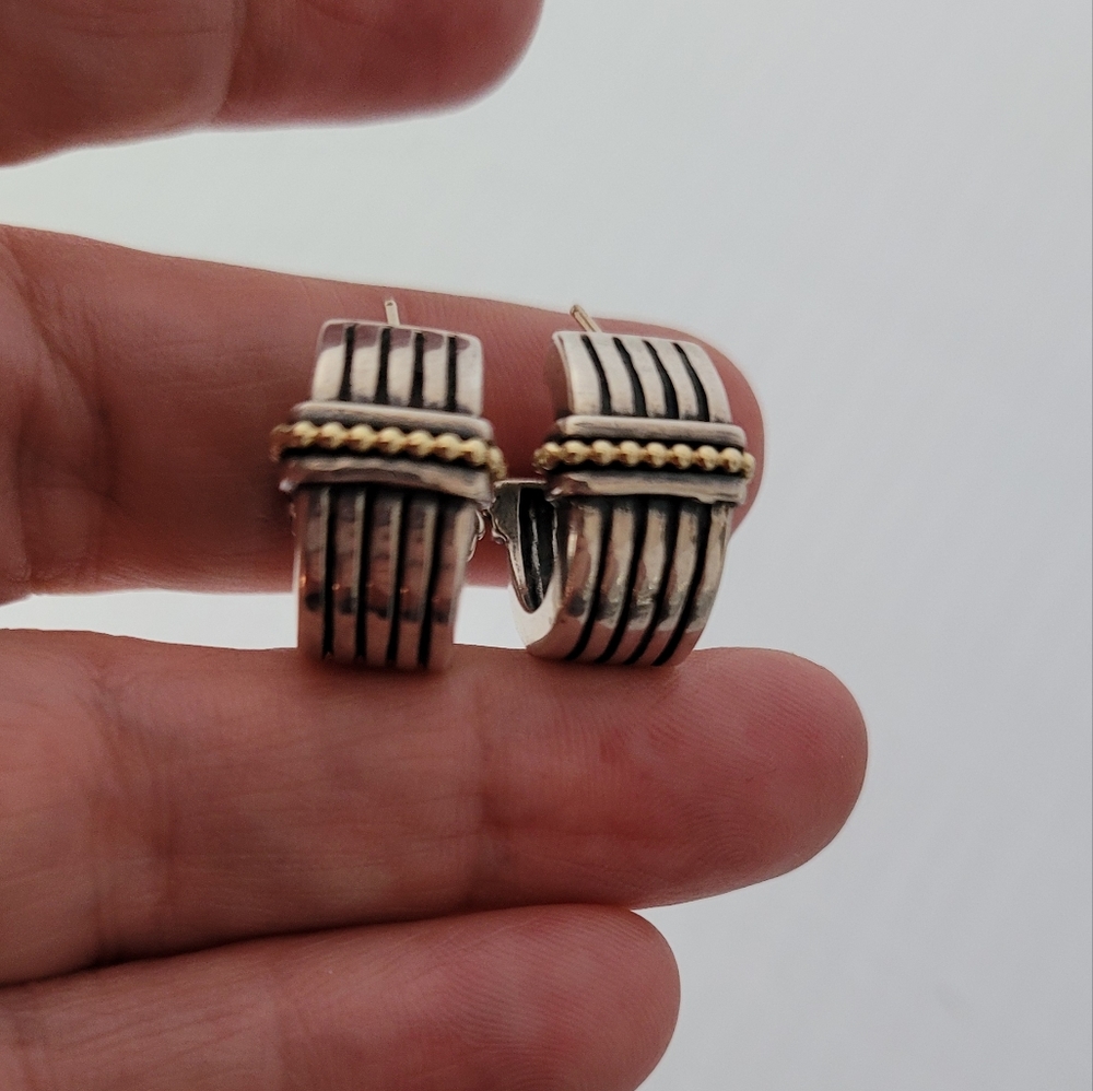 LAGOS Caviar Two-Tone Huggie Hoop Earrings